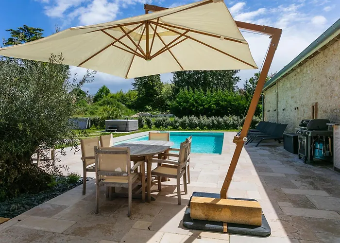 Guardian House Of Chateau Monteil With Heated Pool And Jacuzzi